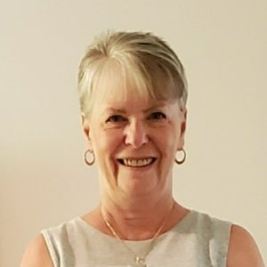 Meet your Posher, Leona